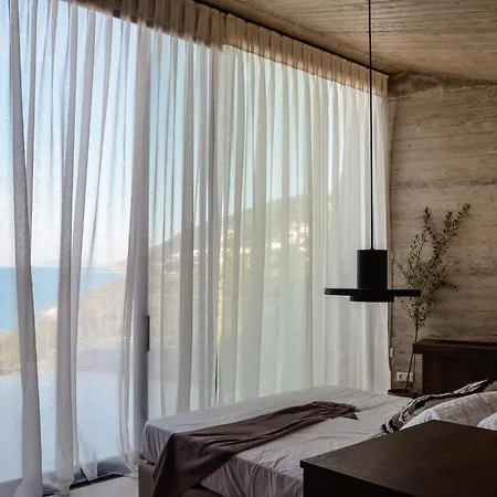 Mare E Pietra - Mare Pefkali