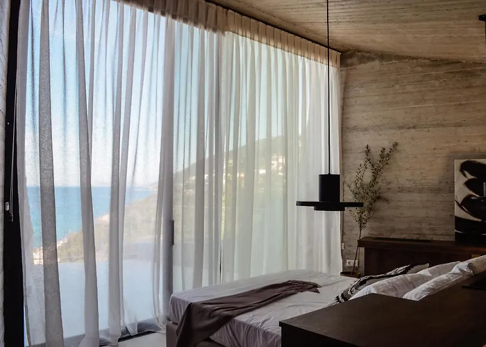 Mare E Pietra - Mare Pefkali