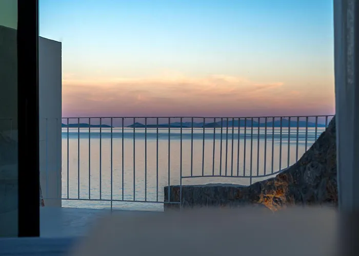 Mare E Pietra - Mare Pefkali